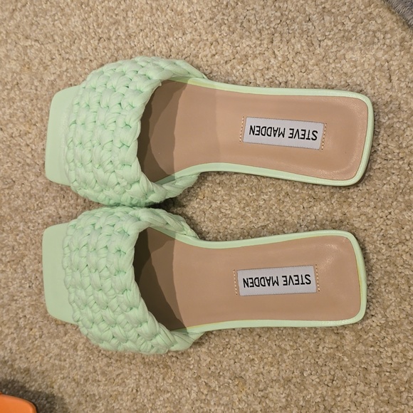 Steve Maddens sandals - Picture 2 of 3